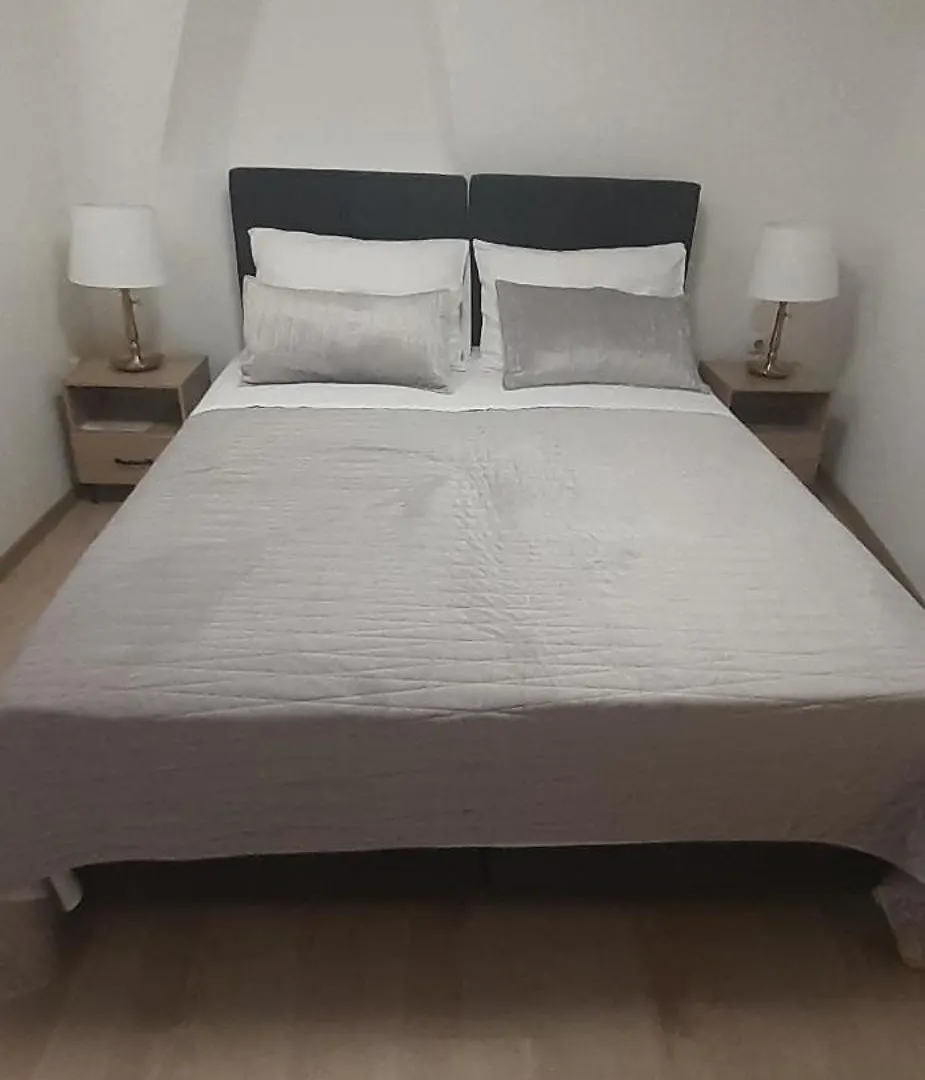 Old Town Lux Apartment Baska